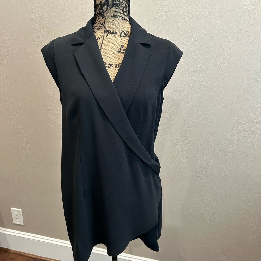 Cabi #757 Women’s Black Origami Crossover Faux Wrap Tunic Top Size S non smoke